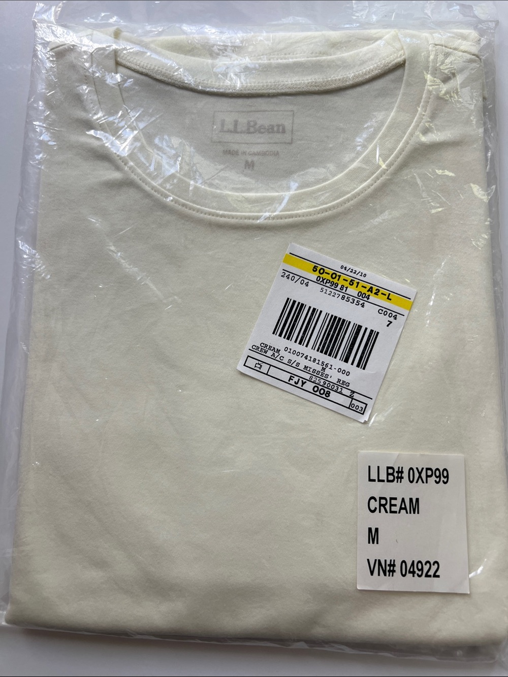 L. L. Bean NWT Women’s Cream 100% cotton Crewneck Tee - Medium
